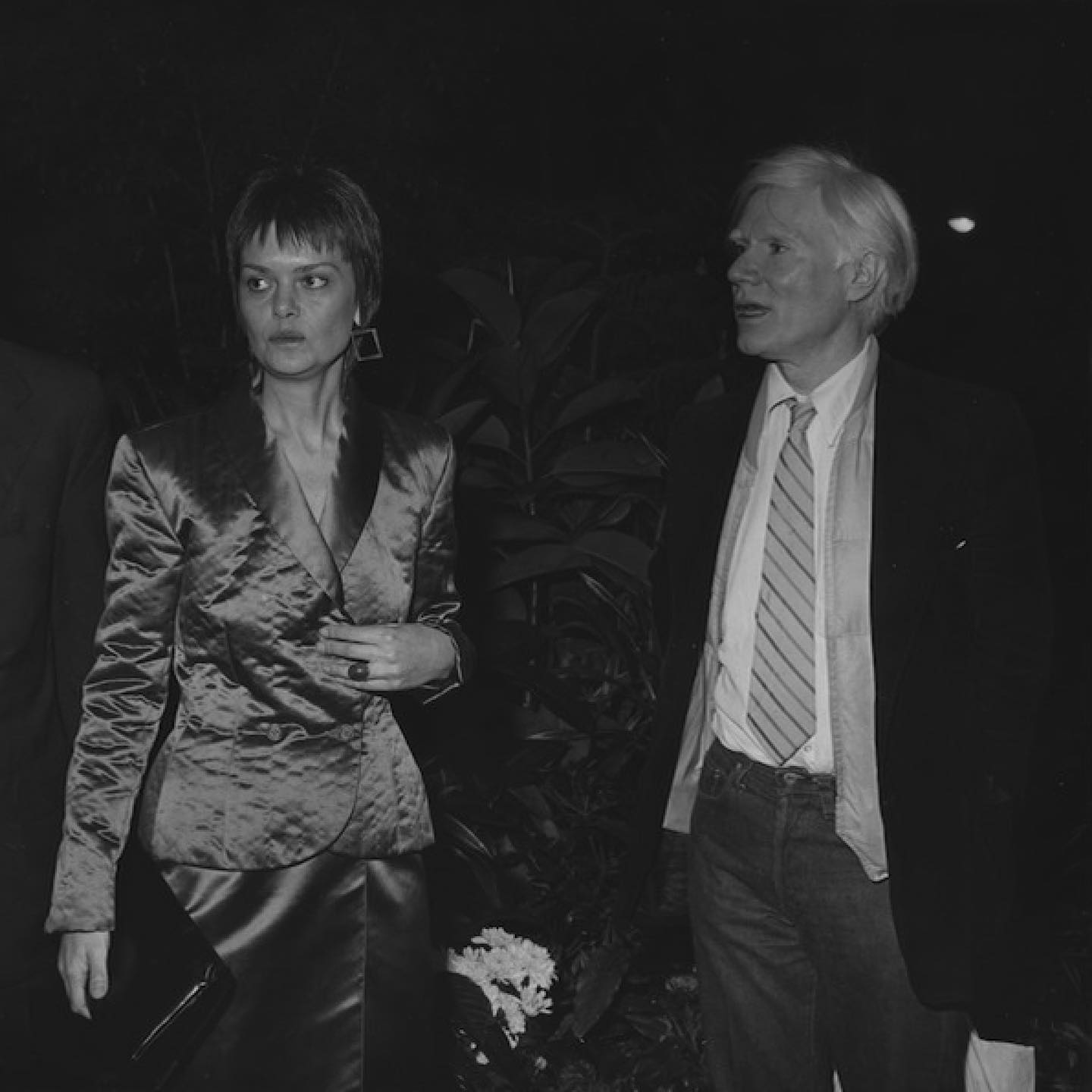 Fotografía de Carla Stellweg con Andy Warhol en el Museo Rufino Tamayo.