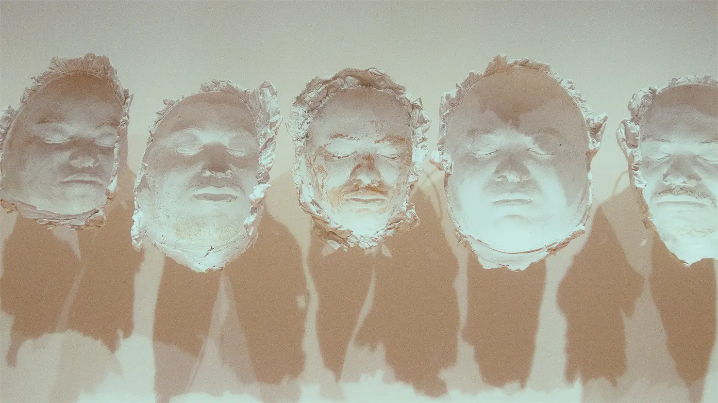 TERESA MARGOLLES: LAS HUELLAS DE LA MUERTE