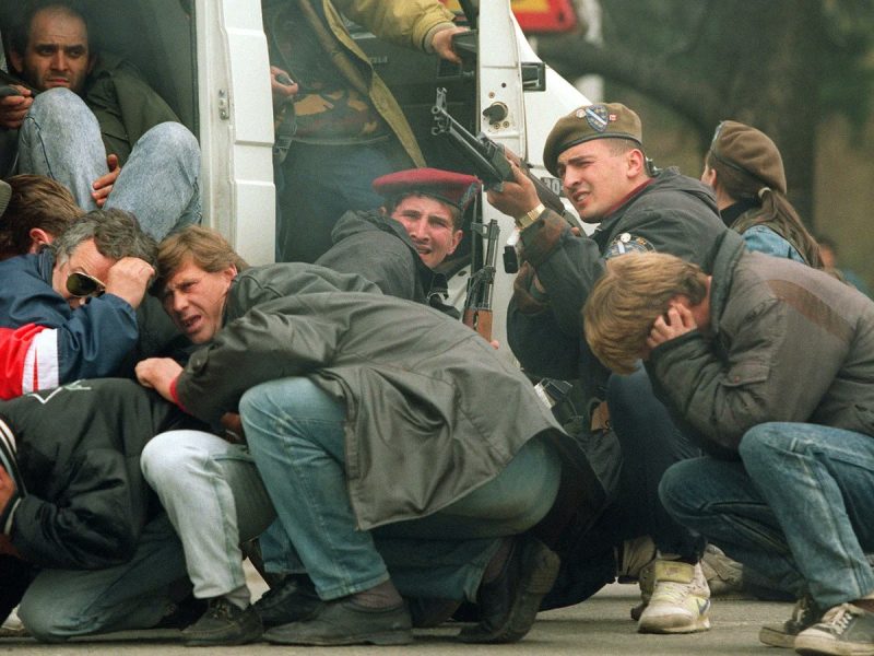 Sarajevo, la capital actual de Bosnia y Herzegovina, durante los años de sitio por parte de las fuerzas serbobosnias. Vía X@FioreViani